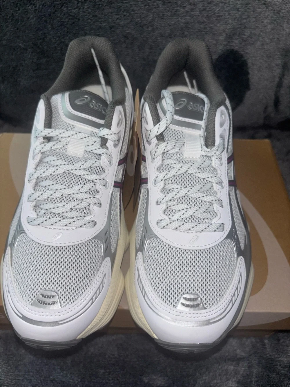 6.5 Women’s / 5 Men’s - ASICS Gel-Kinetic Fluent White/Truffle Grey NWT